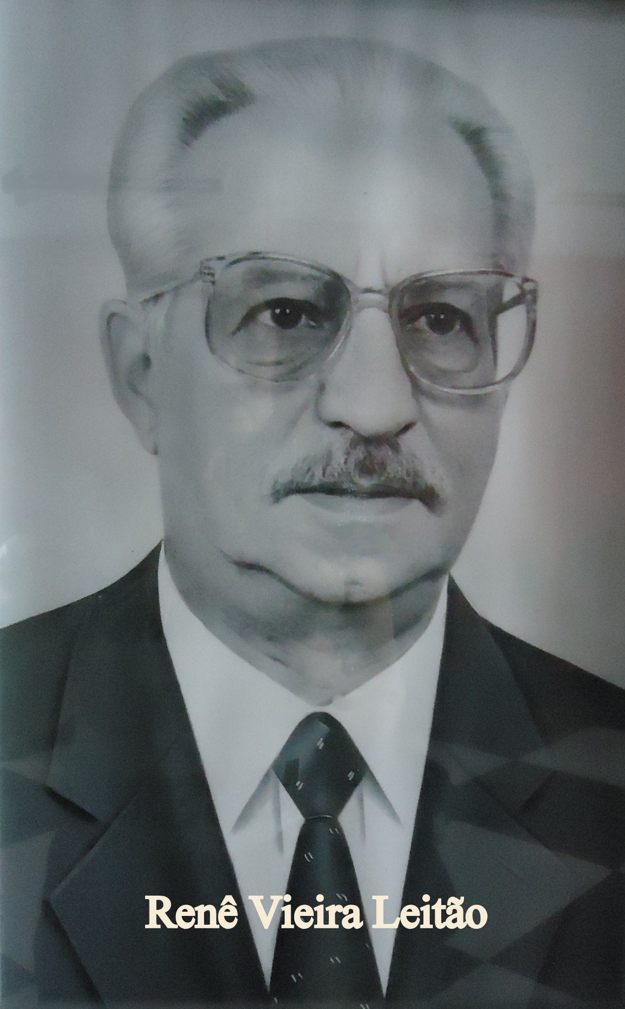http://muspam.com.br/images/phocagallery/personalidades/presidentes-da-camara/40. ren vieira leito.jpg